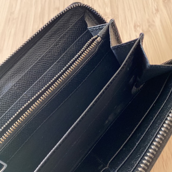 Dolce & Gabbana Calfskin round zip lung wallet - Picture 9 of 10